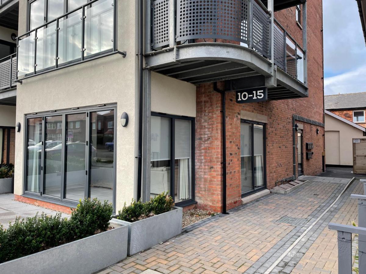 10 Argyle Court Apartment *